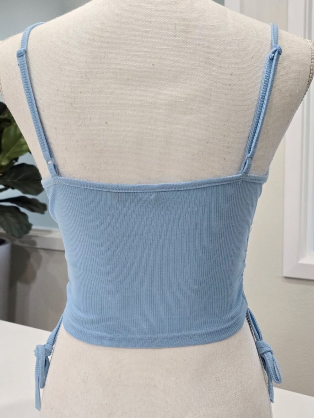 SHEIN ✦ Cami Top ✦ Blue Ribbed Tie‑Side Adjustable Strap Front‑Ruched Crop Top S - Picture 4 of 10